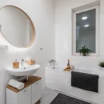 Boho Raj V Centru / /gril/ /balkon Lägenhet *